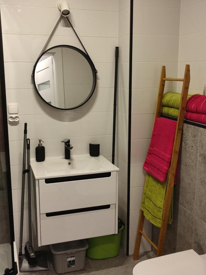 Lux Apartament Odkryj - Bieszczady Ustrzyki Dolne Exteriör bild